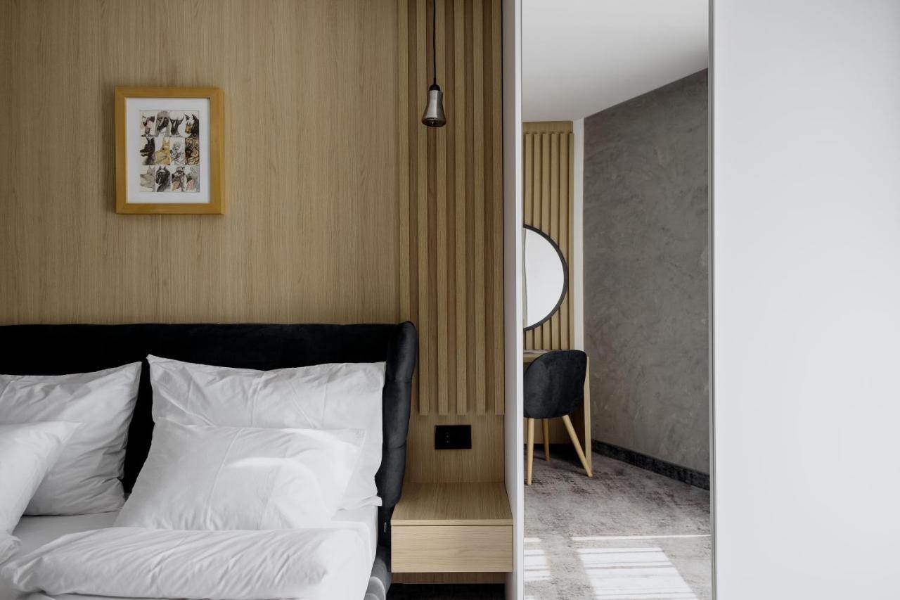 Boutique Macchiato Rooms Нови-Сад Экстерьер фото